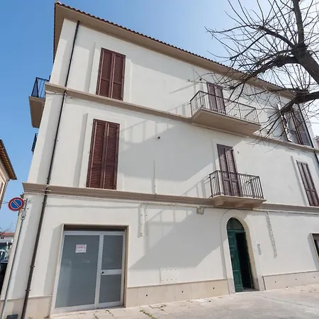 Piazza Verdi Sp Roseto Vacanza